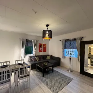 Lägenhet Fresh And Cozy Little House 45km In Taby, Stockholm